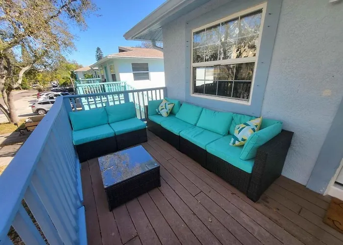 2bd 2ba Sandy W 3mins To Pool! * Clearwater Beach