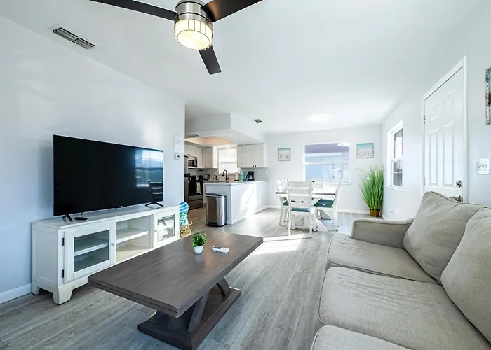 2bd 2ba Sandy W 3mins To Pool!