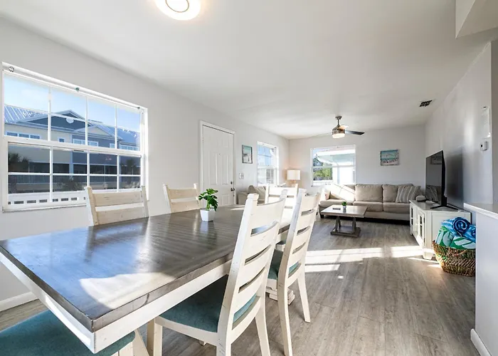 Apartment 2bd 2ba Sandy W 3mins To Pool! Clearwater Beach