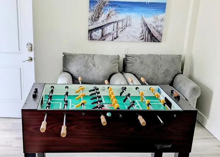 2bd 2ba Sandy W 3mins To Pool! Apartment *